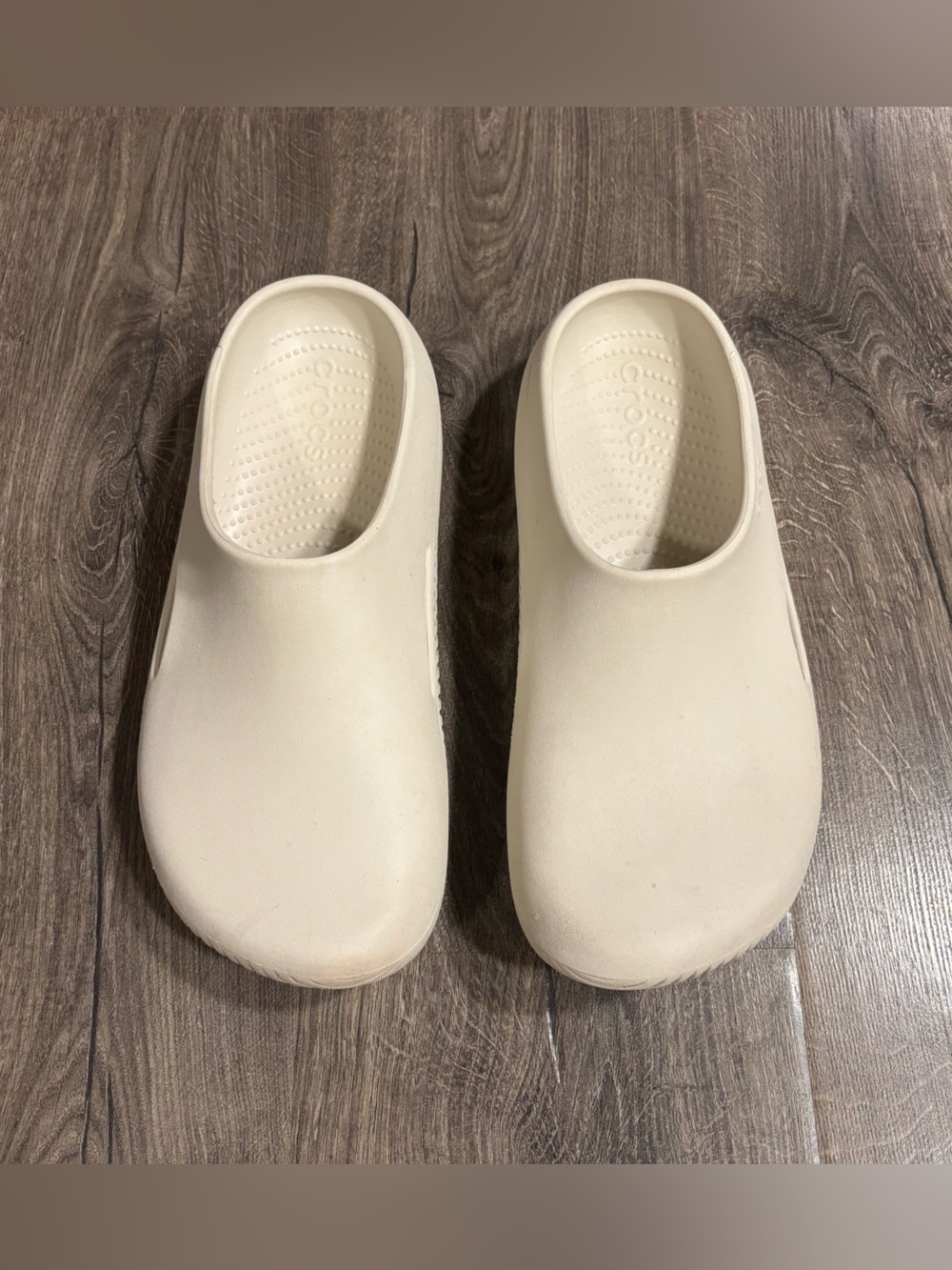 Crocs Mellow Beige Foam Slip On Comfort Clog Shoes Mens Size 9 Women’s Size 11